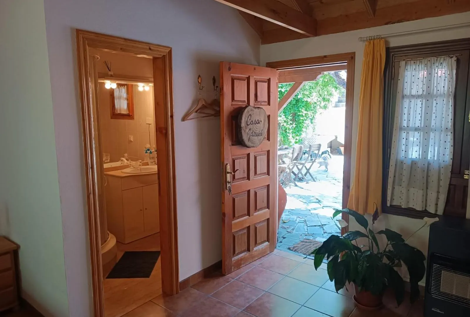 La Casita De La Vega contacts